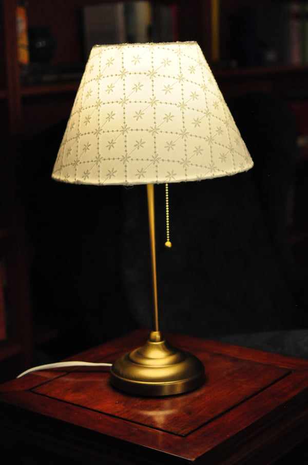 Lattice Embroidery Lamp