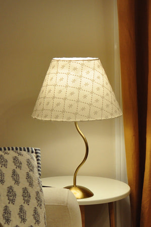 Lattice Embroidery Lamp