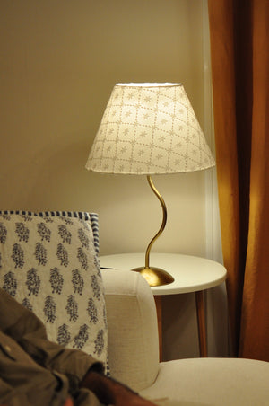 Lattice Embroidery Lamp